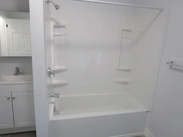 1 Bedroom Renovated, Niagara Falls, Available Immediately! - Photo 8