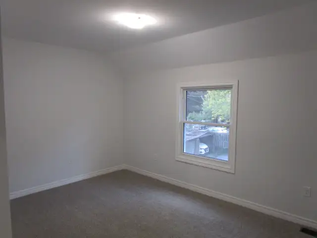 1 Bedroom Renovated, Niagara Falls, Available Immediately! - Photo 9