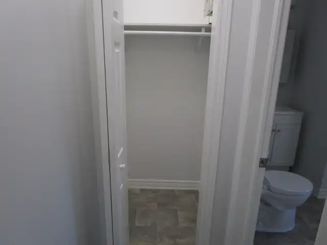 1 Bedroom Renovated, Niagara Falls, Available Immediately! - Photo 12