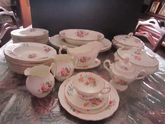 George Jones & Sons JUNETIME Crescent bone china