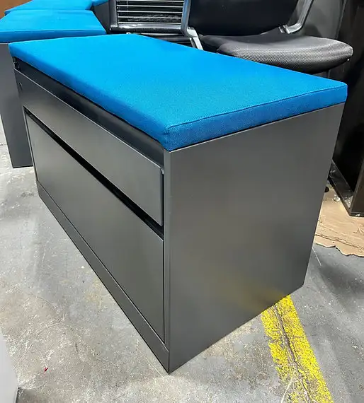 Steelcase 2 Drawer Filing Cabinet - Photo 3