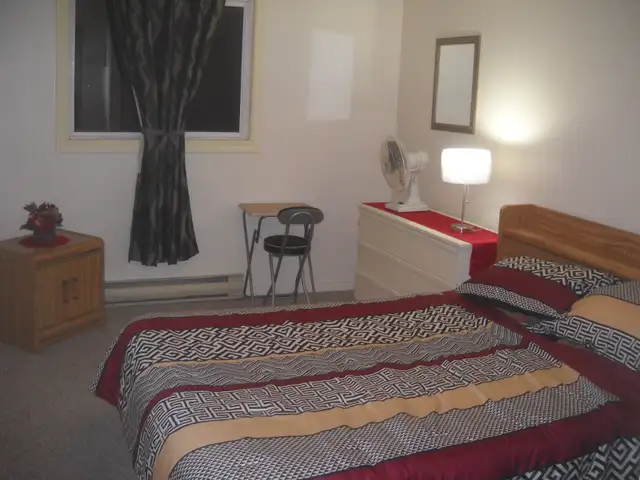 LARGE ROOM IN PEACEFUL HOME/MAY 1ST OR JUNE 1ST