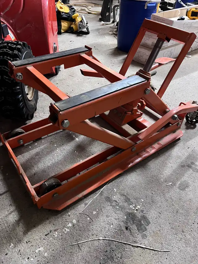 Motorcycle/ATV Lift - Photo 2