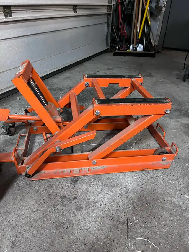 Motorcycle/ATV Lift - Photo 3