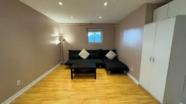 Fully Furnished Ground Floor Unit – Scarborough. Available May 1 - Photo 5