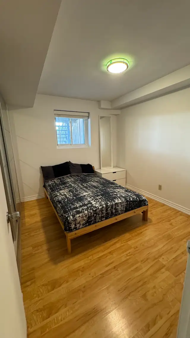 Fully Furnished Ground Floor Unit – Scarborough. Available May 1 - Photo 8