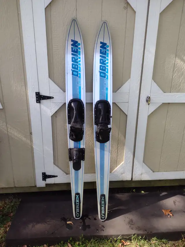 Vintage O Brien waterskies 67' long
