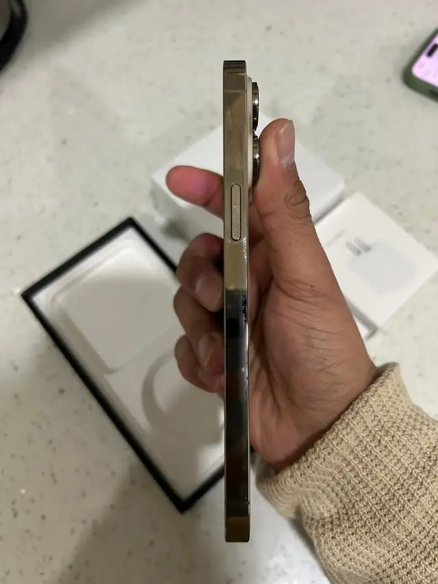 iPhone 14 Pro Max 1Tb 86% batt Airpods/Fast Charger/Delivery - Photo 7