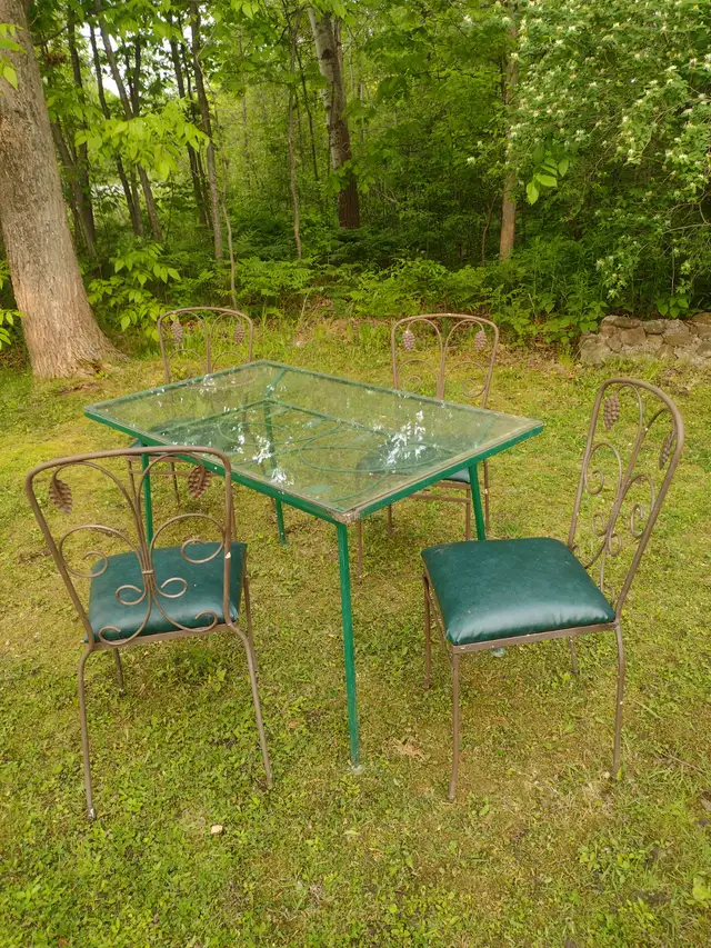 5 pcs metal and glass patio set - Photo 7
