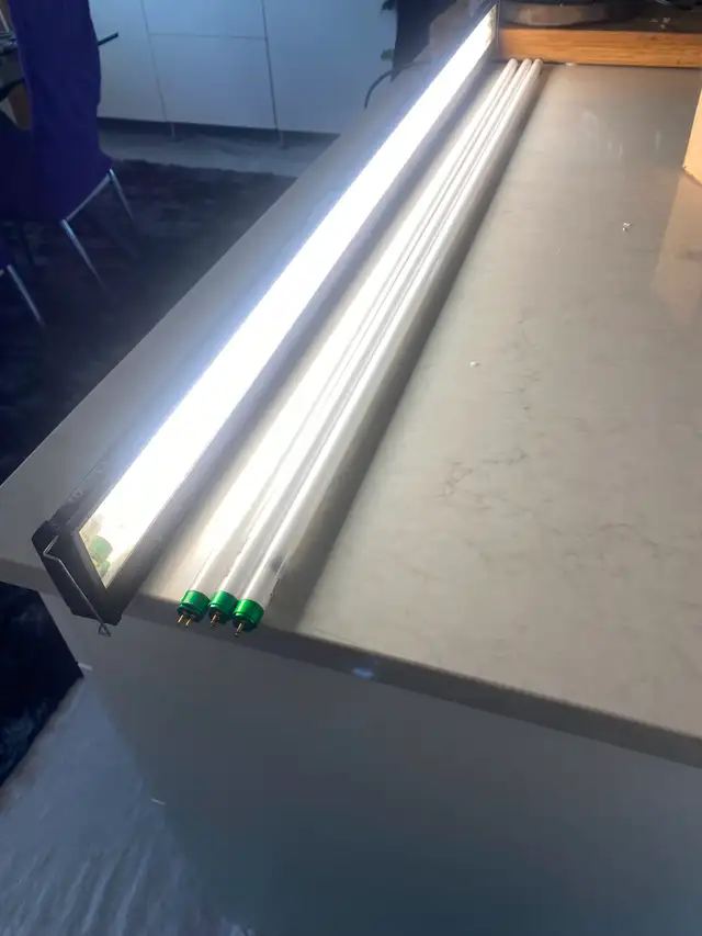 4ft T5 Fluorescent Aquarium Light Fixture with extra Lamps