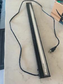 Aquarium Light Fixture for a 30' tank with an Actinic Lamp