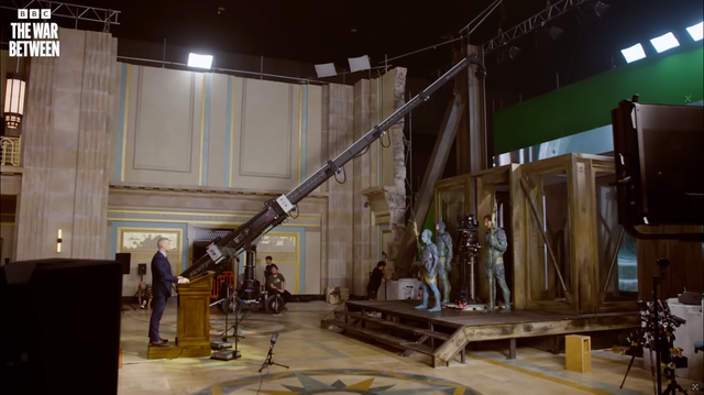 Rent a Red Camera like The War Between the Land and the Sea - Photo 3