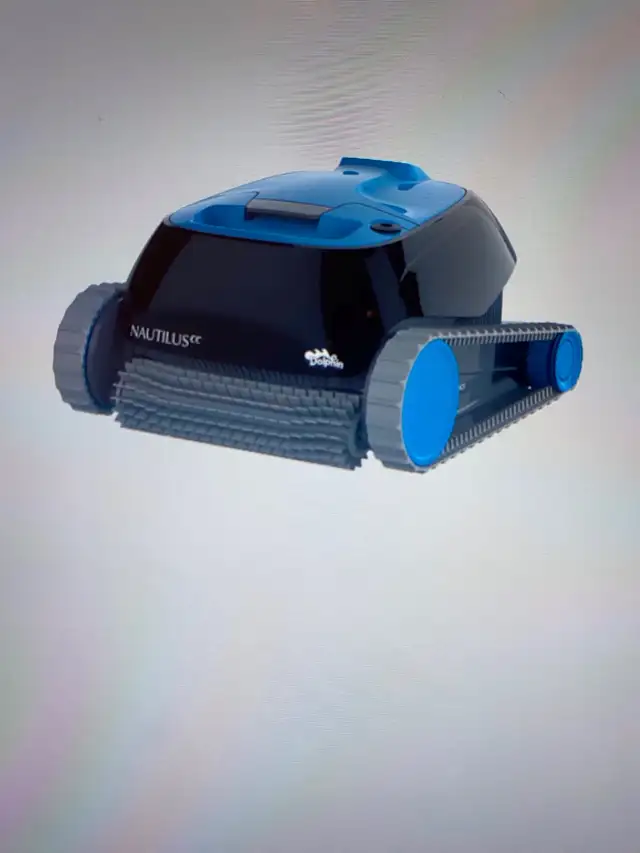 DOLPHIN NAUTILUS CC. ROBOTIC POOL CLEANER. NEW IN THE BOX