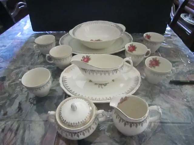 Royal Swan ROSEVILLE china