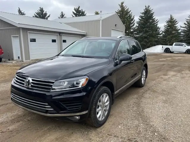 2015 VW Diesel Touareg - Photo 2