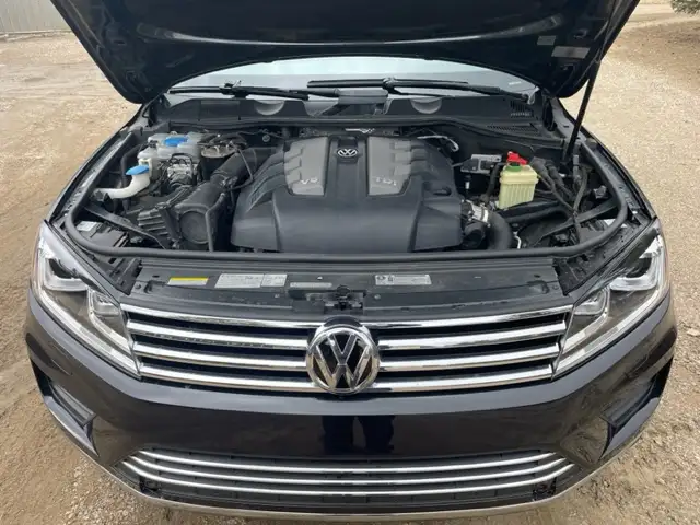 2015 VW Diesel Touareg - Photo 9