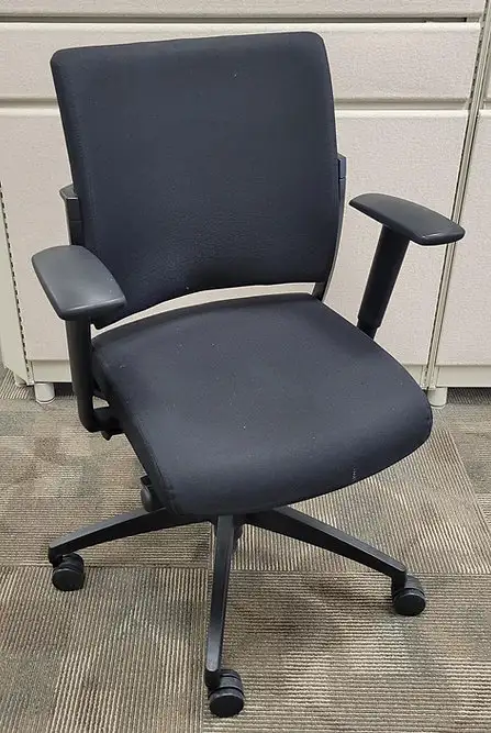 Teknion Fitz Synchro-Tilt Task Chair!