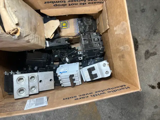 ATTENTETION ELECTRITIONS - Photo 2