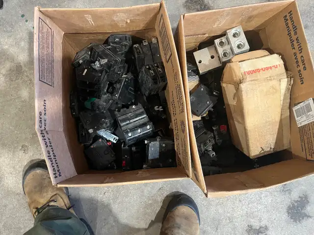 ATTENTETION ELECTRITIONS - Photo 5