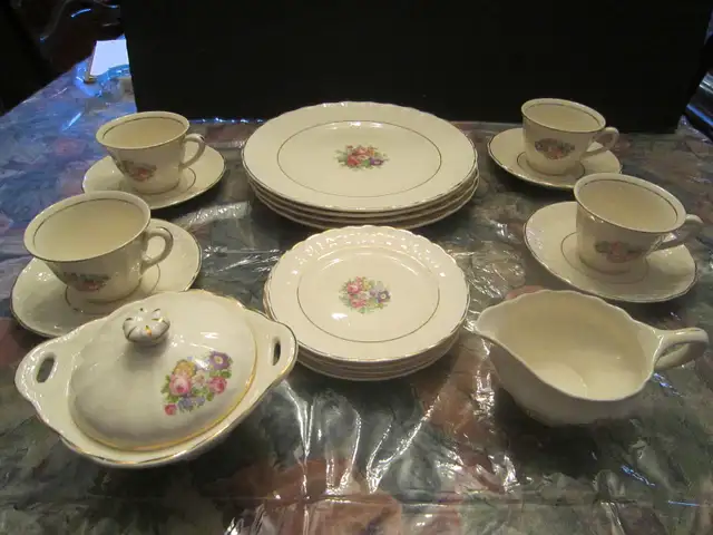 Sovereign Canada, British Empire Made china set for 4