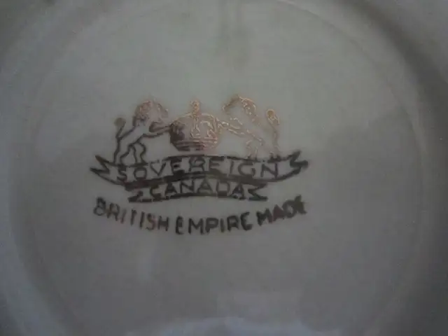 Sovereign Canada, British Empire Made china set for 4 - Photo 3