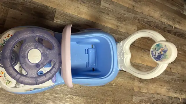 Frozen ride on car - Photo 2