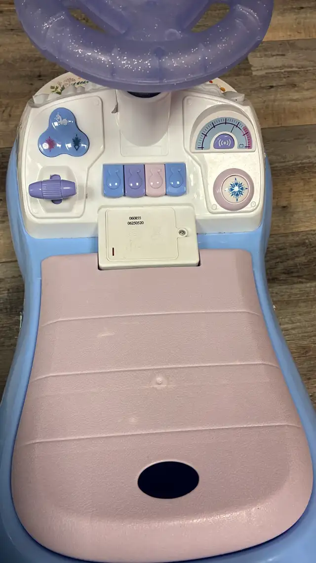 Frozen ride on car - Photo 3