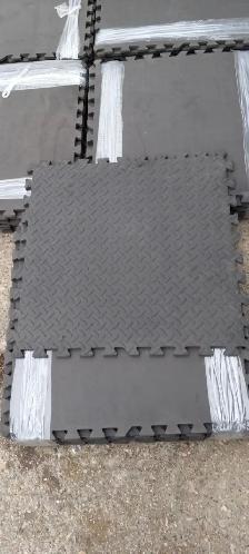 Black Interlocking Foam Gym Floor Mats