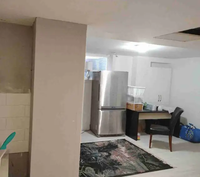 Kanata Hi tech avail immed: Sep Entrance semi shared Kitchen & B - Photo 3