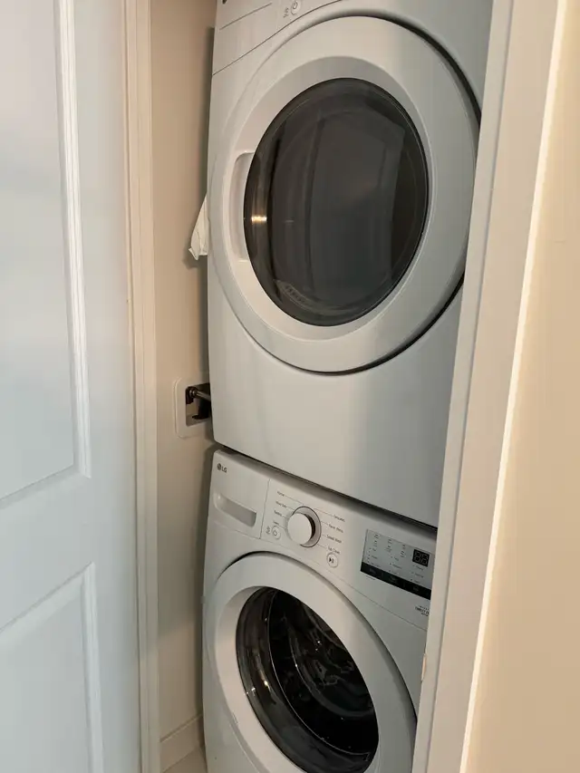 Condo Pinnacle East 1 Bed & Den Warden/Sheppard - Photo 7