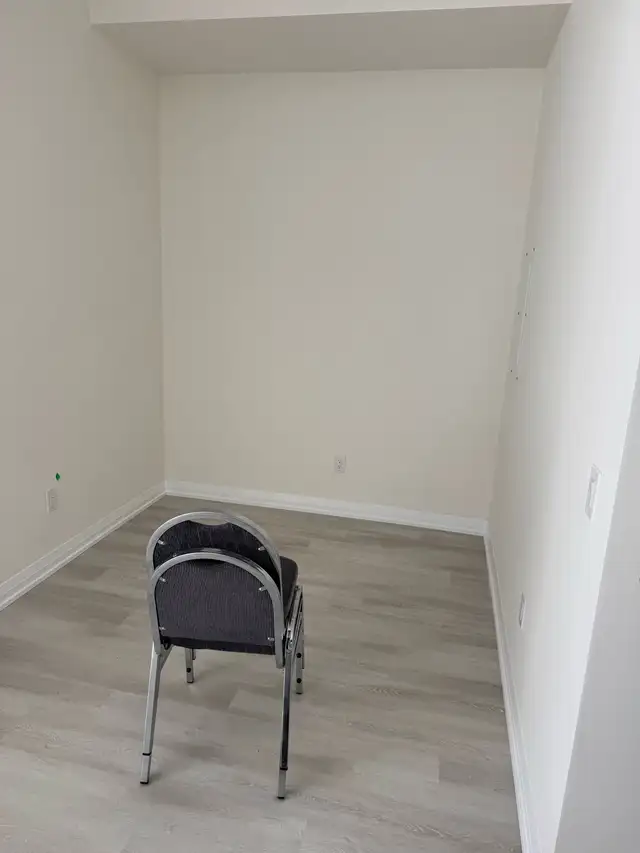 Condo Pinnacle East 1 Bed & Den Warden/Sheppard - Photo 9