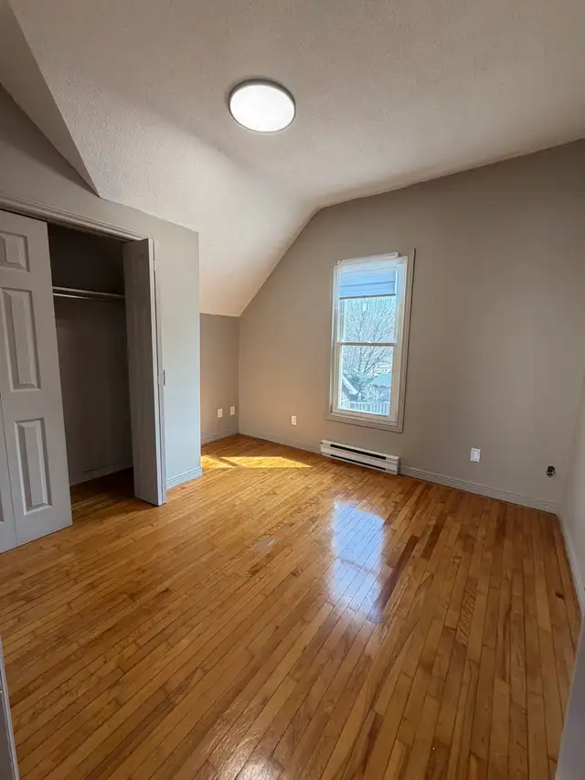 Upper Apartment in Duplex for Rent - Photo 6