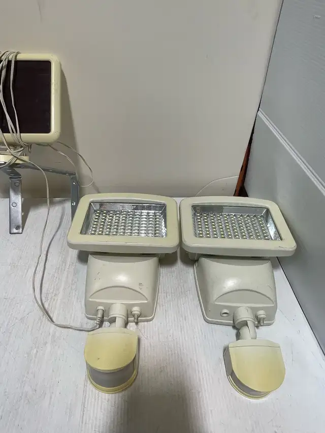 Solar Security Light - Photo 7