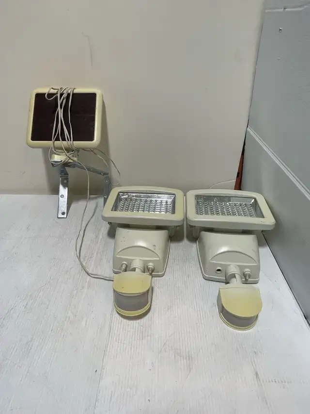 Solar Security Light - Photo 9