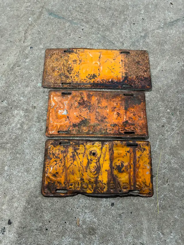 1942 license plates - Photo 2