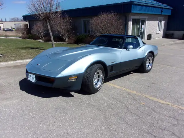 1982 Corvette All Original Rare Two Tone Blue 48,254 km