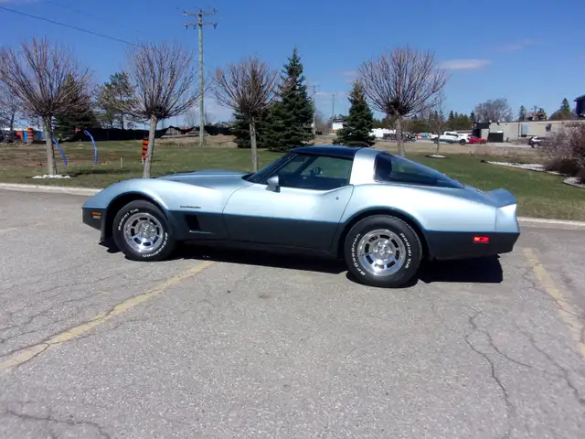 1982 Corvette All Original Rare Two Tone Blue 48,254 km - Photo 10