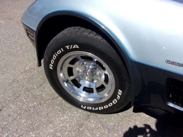 1982 Corvette All Original Rare Two Tone Blue 48,254 km - Photo 20