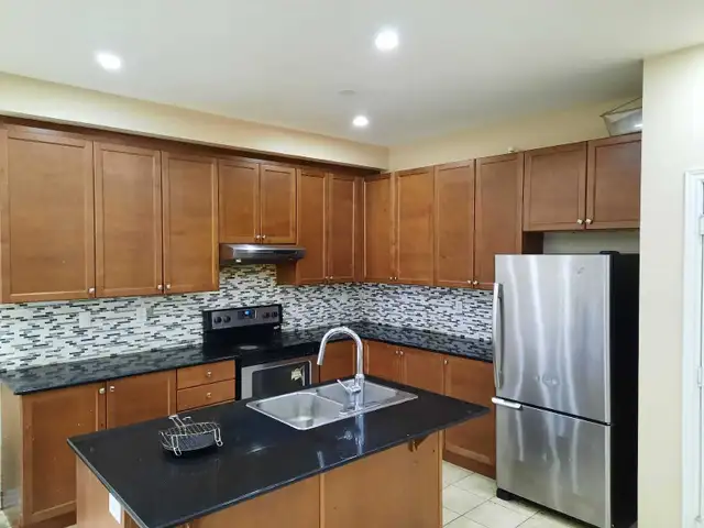 Private Room Semi Private Washroom FREE UTILITIES