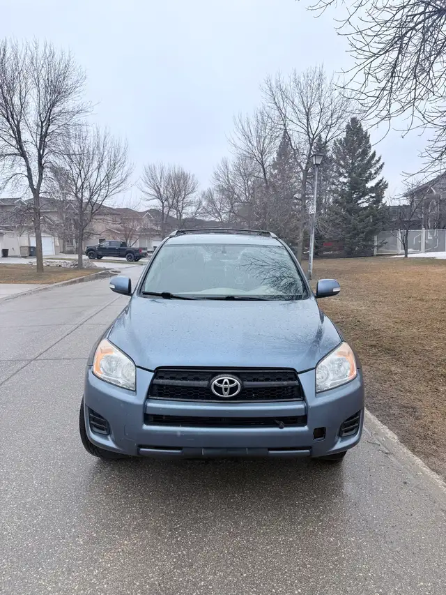 Toyota RAV4 - Photo 2