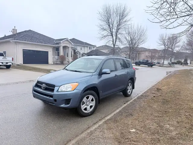 Toyota RAV4 - Photo 4