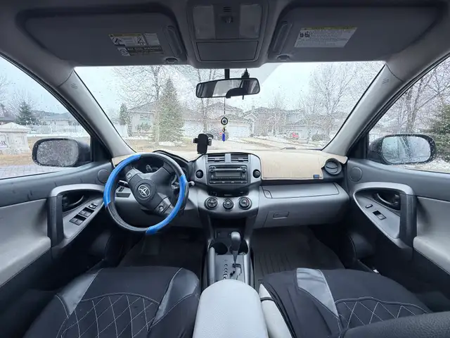 Toyota RAV4 - Photo 6