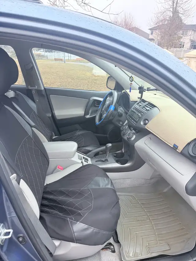 Toyota RAV4 - Photo 8