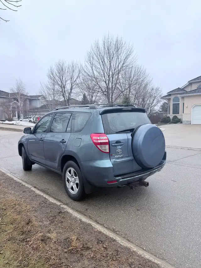 Toyota RAV4 - Photo 9