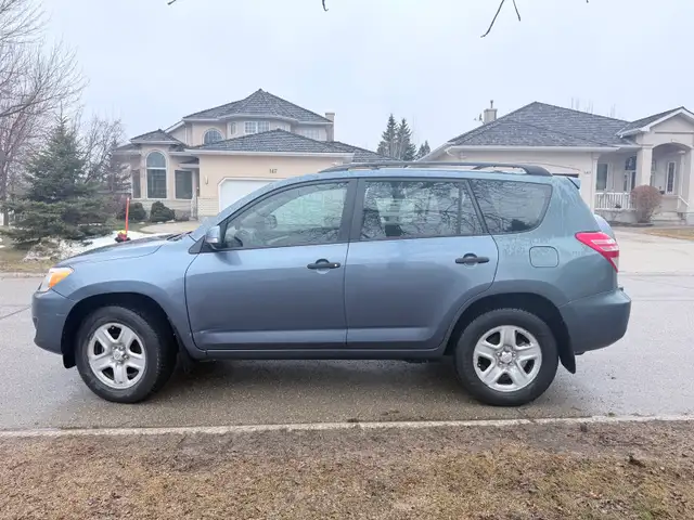 Toyota RAV4 - Photo 10