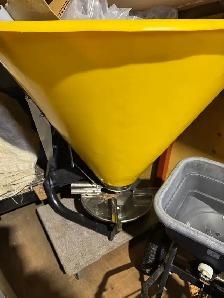 Fertilizer Spreader for 3 point hitch tractor