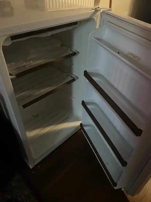 apartment freezer - Photo 3
