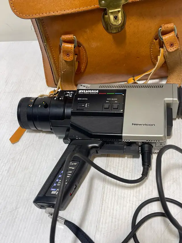 Vintage Sylvania Newvicon Camera - Photo 6