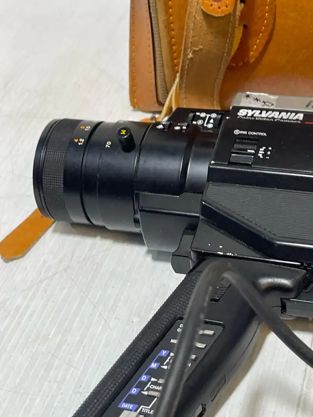 Vintage Sylvania Newvicon Camera - Photo 8