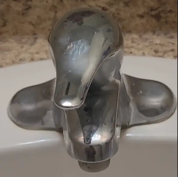 moen faucet - Photo 2